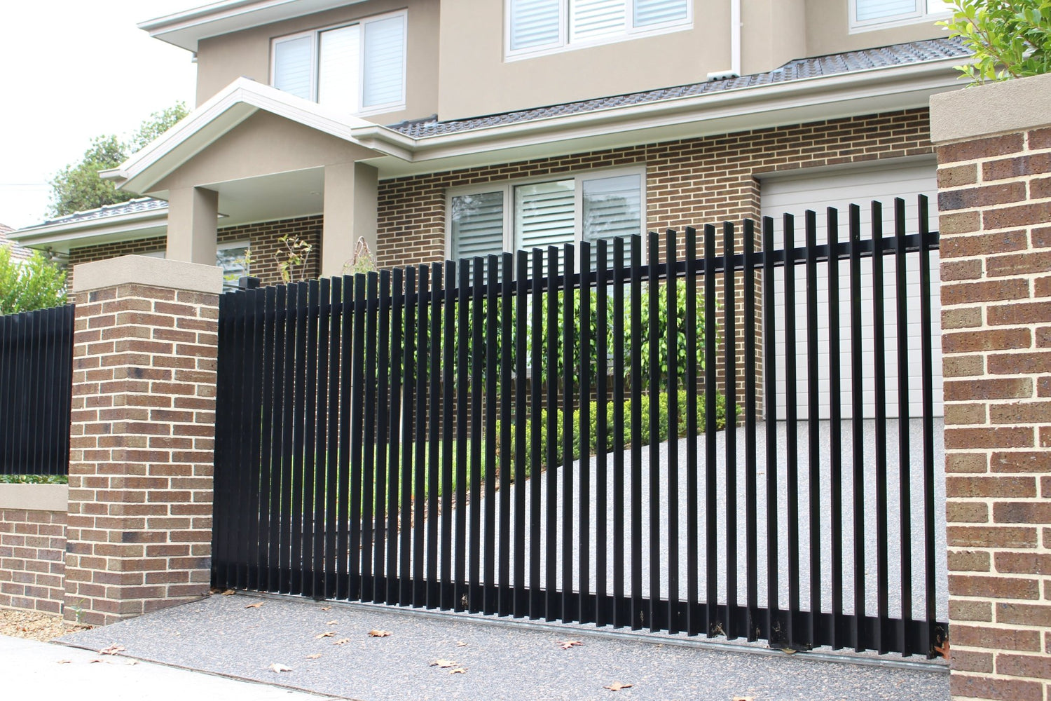 Automatic Gates & Fencing - How much does it cost? What to look for in a gate - Powered Gates Australia